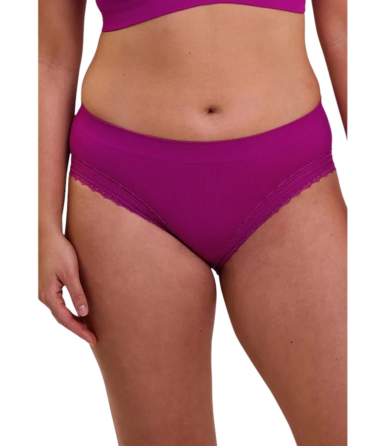MAGENTA